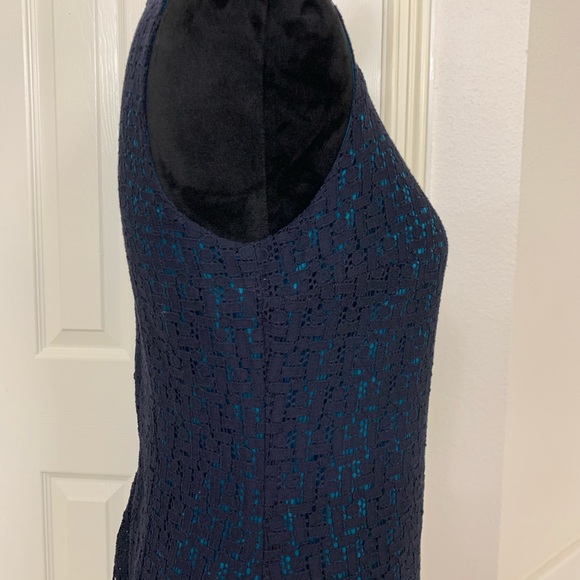 Elegant Tahari Dress - Picture 4 of 7